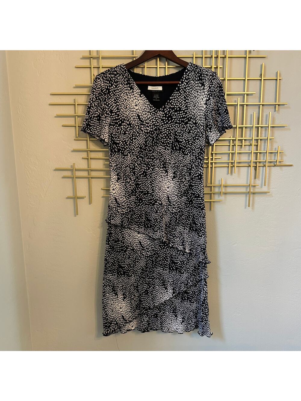 Connected Apparel Size 6 Navy White Pleated Textured Ruffle Midi Dress